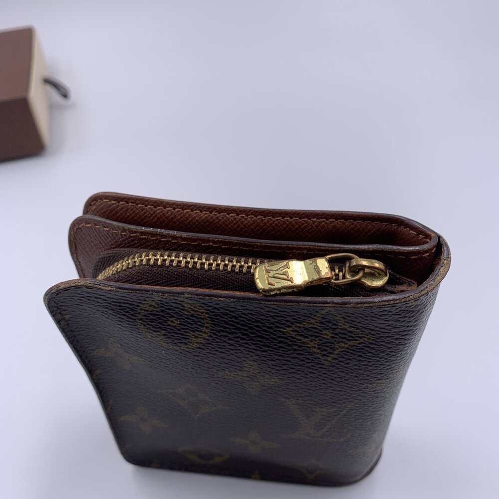 Authentic LOUIS VUITTON Monogram Compact Wallet - Picture 11 of 16